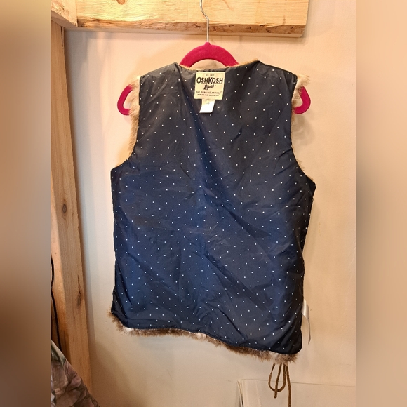 Cute faux fur vest, OshKosh, size 12 - Picture 8 of 11